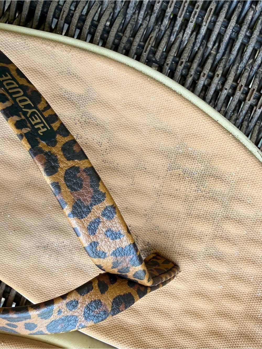 Hey Dude Maui Breeze Leopard Print Flip Flops. Great shape. Size W9 = Women’s 9 - Picture 4 of 16